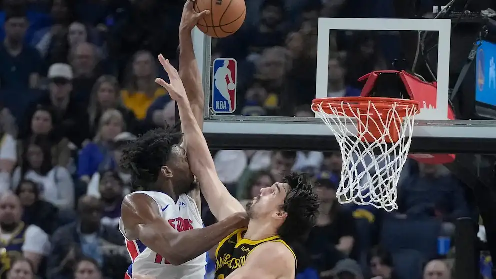 Stephen Curry scores 26 points to help Warriors hold off Pistons, 113-109
