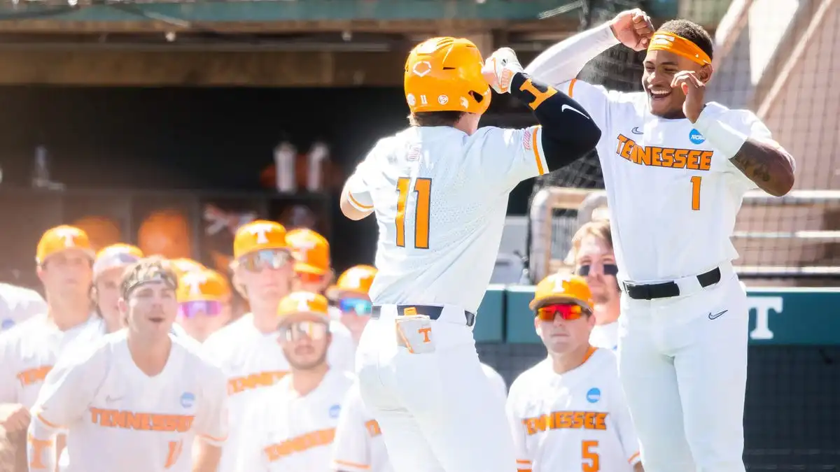 Tennessee baseball defeats Evansville in super regional, on verge of College World Series