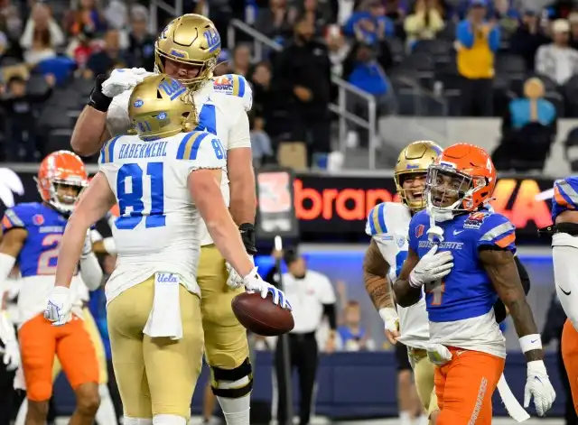 UCLA football: Complete comeback against Boise State for first bowl win since 2015