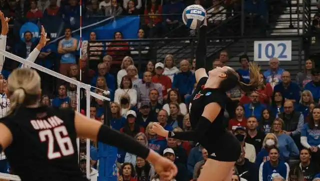 UNO falls to Jayhawks in NCAA Volleyball Tournament