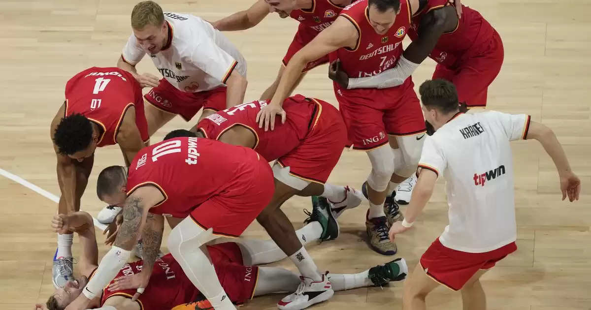 USA suffers 113-111 loss to Germany, ending gold hopes at Basketball World Cup