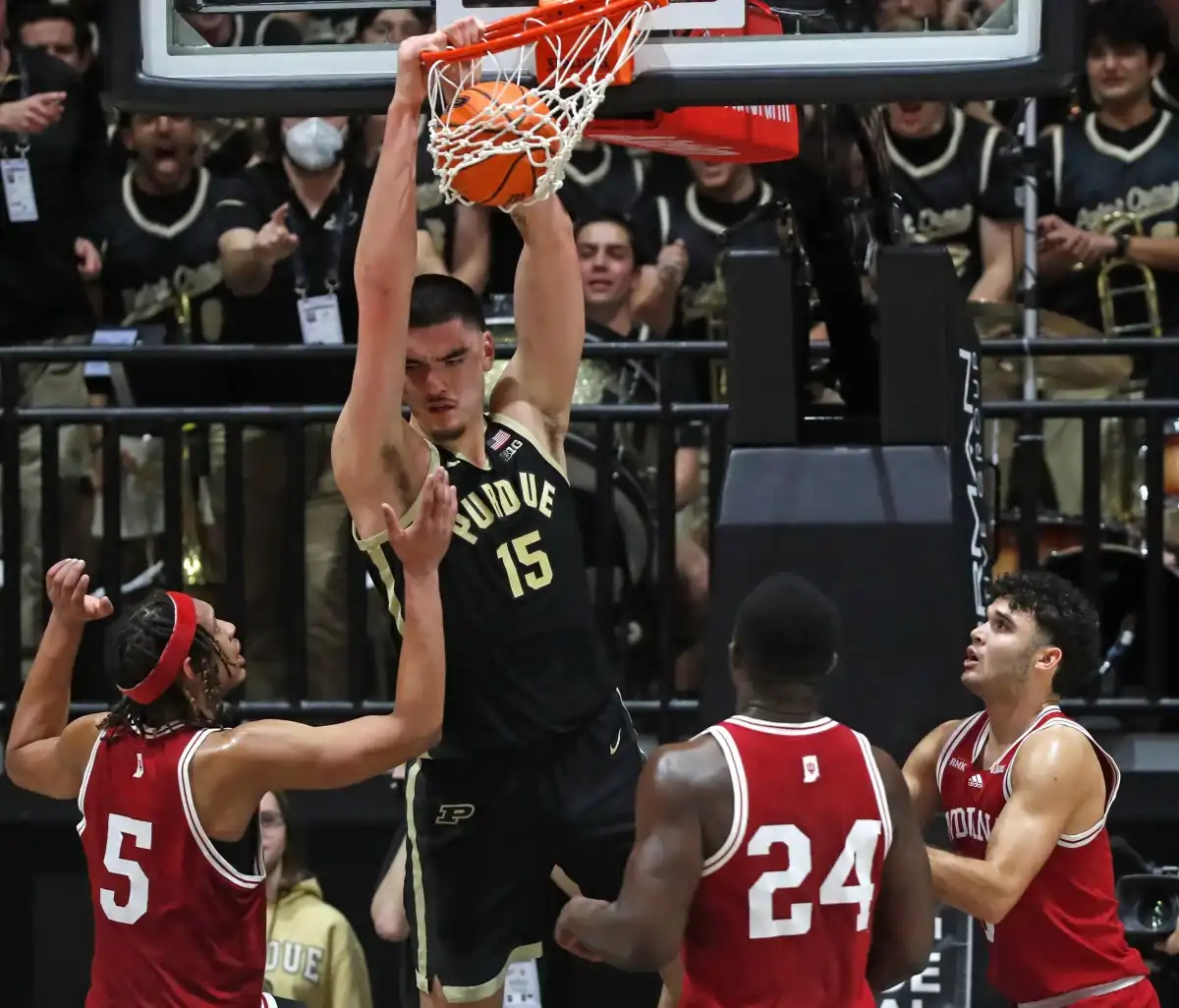 Zach Edey, Braden Smith lead Purdue basketball to blowout win over Indiana | Yahoo Sports