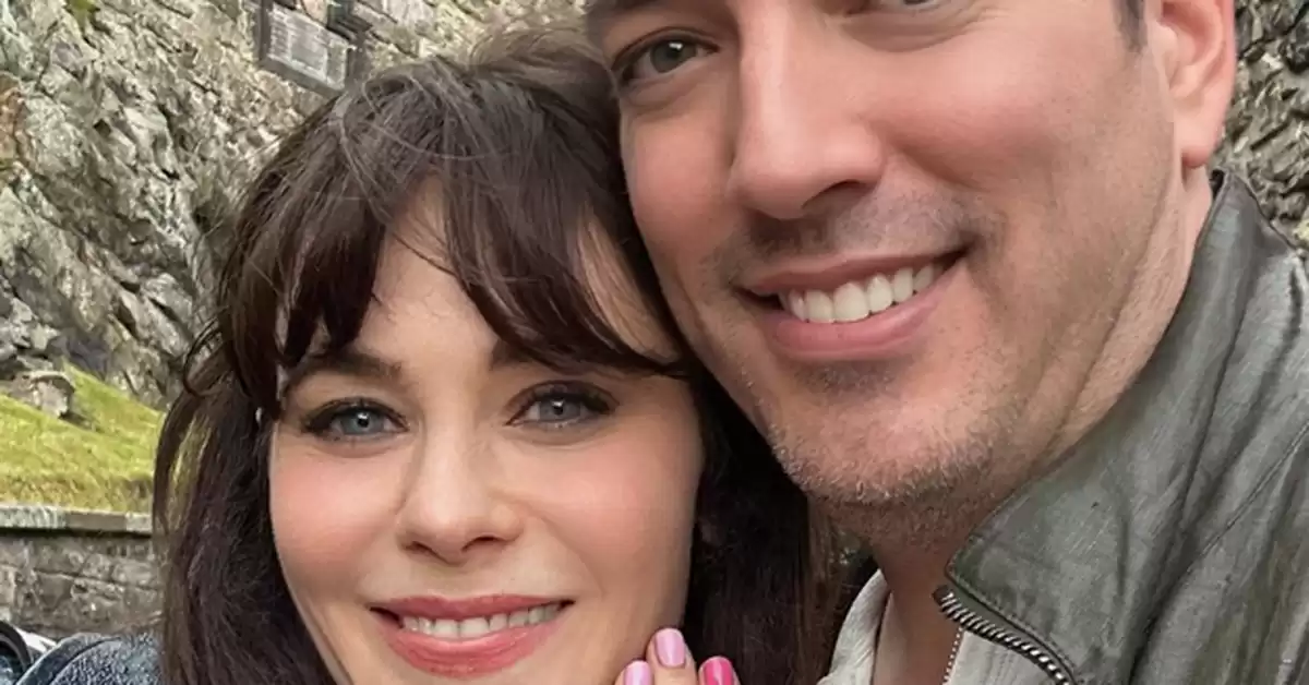 Zooey Deschanel Announces Engagement to Reality Star